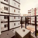 6 Centrally Located Spacious And Air Conditioned 1 1 Apartamento