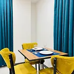 Apartament 6 Centrally Located Spacious And Air Conditioned 1 1