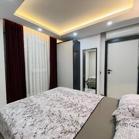 Apartment 6 Centrally Located Spacious And Air Conditioned 1 1